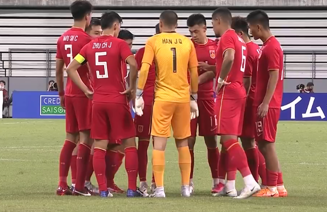  足协杯冷门迭爆，业余球队创造历史佳绩  