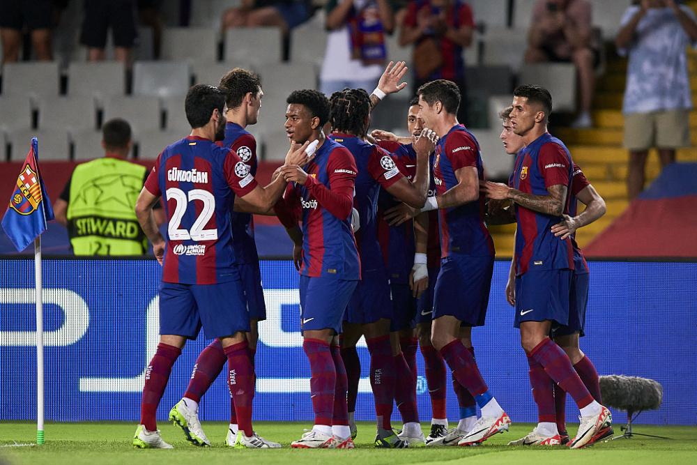  欧冠淘汰赛抽签揭晓，死亡之组引关注