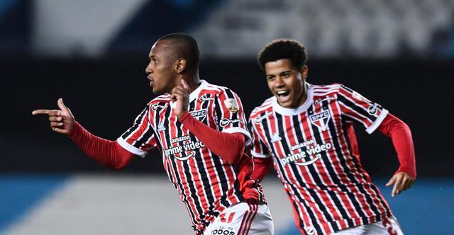  南美解放者杯八强战激烈胶着