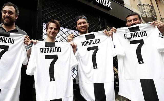  复古球衣致敬经典，怀旧风潮席卷球场