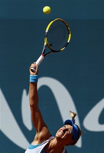  发球测速仪刷新纪录，萨弗林卡轰出二百一十公里极速  