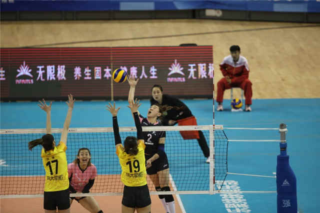  草根球队逆袭传奇，业余选手击败职业劲旅